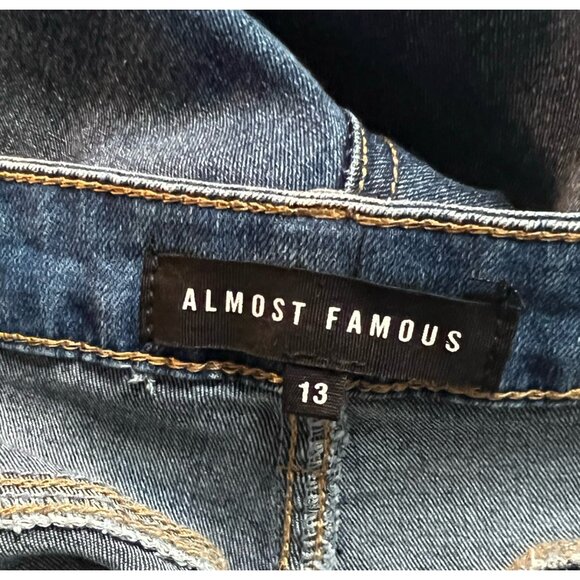 Almost Famous Crave Fame ultra high rise flared patchwork jeans junior’s 13 - Picture 11 of 13